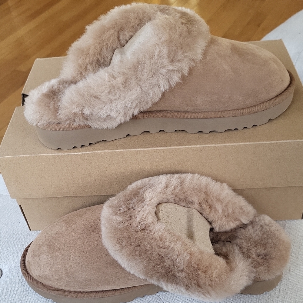 UGG Women's Classic Slippers II in Tan with Plush Fur - Picture 3 of 9
